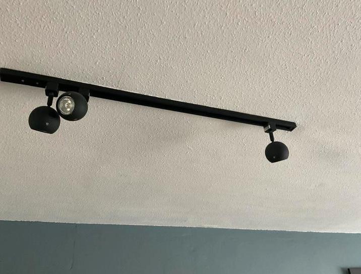 Moderne zwarte spotjes armatuur op rail. Gissi SL 3 black, Huis en Inrichting, Lampen | Losse lampen, Nieuw, Led-lamp, Minder dan 30 watt