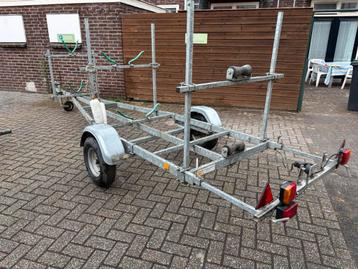 Kano aanhanger voor 2 grote kano’s beschikbaar voor biedingen