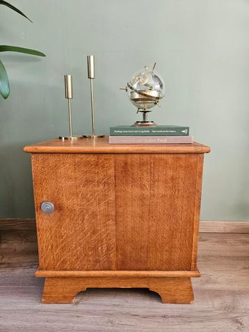 Vintage houten nachtkastje / kastje, jaren 50 beschikbaar voor biedingen