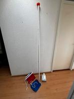 Vlaggenstok met houder en 2 vlaggen, Diversen, Vlaggen en Wimpels, Ophalen, Gebruikt