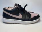 Nike Air Jordan 1 low SE black ice lilac / lila/zwart - 46, Kleding | Heren, Schoenen, Zwart, Ophalen of Verzenden, Nike Air Jordan