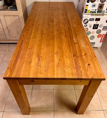 Houten Eettafel - Gebruikt beschikbaar voor biedingen