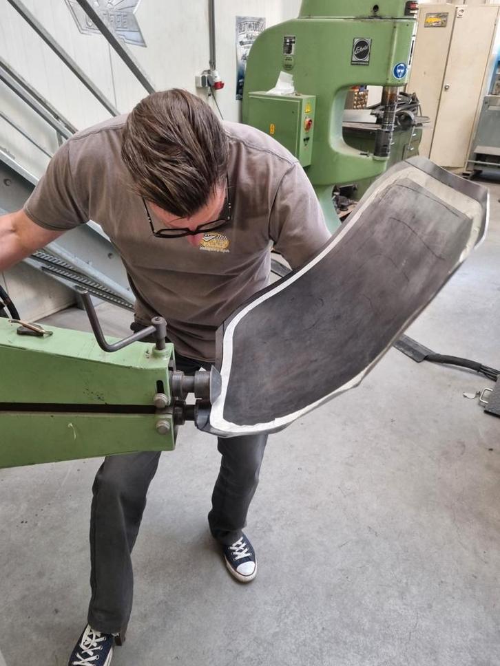 Plaatbewerkingscursus restauratie pullmax eckold engels wiel, Zakelijke goederen, Machines en Bouw | Metaalbewerking, Ophalen