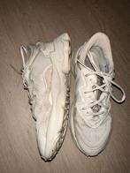 Adidas ozweego beige, Adidas, Beige, Ophalen of Verzenden, Sneakers of Gympen