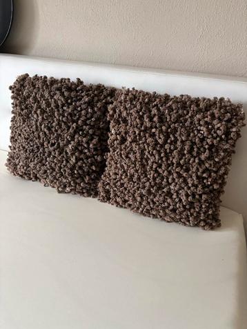 2 Mooie Kussens 40x40 - Bank/Bed - Sinterklaas Tip! beschikbaar voor biedingen