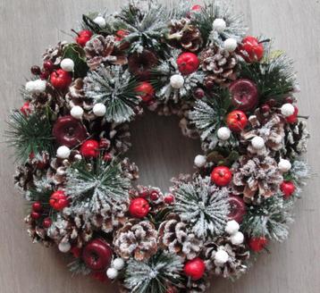 Klassieke Krans Rode Besjes Appeltjes & Groen 35 cm beschikbaar voor biedingen