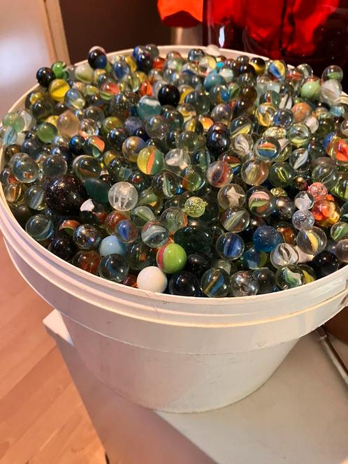 10 liter emmer vol met knikkers, Boeken, Hobby en Vrije tijd, Zo goed als nieuw, Overige onderwerpen, Ophalen of Verzenden