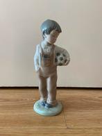 Neo Lladro Porseleinen Figuur Jongen met Bal, Antiek en Kunst, Ophalen of Verzenden