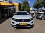 Volkswagen T-Roc 1.5 TSI Style Automaat Navi PanoSchuifdak V, Auto's, Euro 6, 4 cilinders, 150 pk, Wit