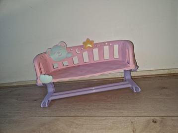 Roze/lila poppenwieg – schommelwieg voor poppen of knuffels beschikbaar voor biedingen