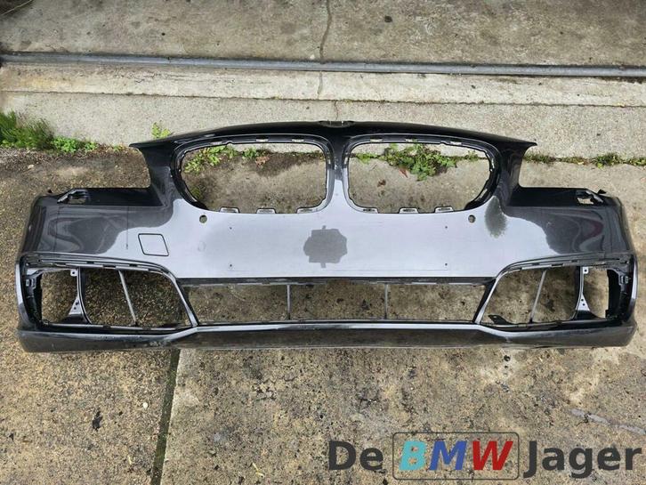 Voorbumper grijs BMW 5-serie F10 F11 LCI 51117331706, Auto-onderdelen, Carrosserie en Plaatwerk, Bumper, BMW, Voor, Gebruikt, Ophalen of Verzenden