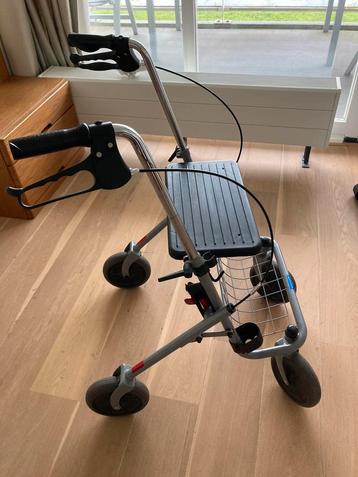 Nog vrij nieuwe rollator met goede remmen! beschikbaar voor biedingen
