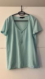 Lola & Liza lichtblauwe T-shirt met korte mouwen en ketting, Kleding | Dames, T-shirts, Blauw, Maat 42/44 (L), Ophalen of Verzenden