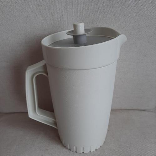 Tupperware schenkkan 1 liter met vacuum deksel wit grijs, Huis en Inrichting, Keuken | Tupperware, Wit, Verzenden