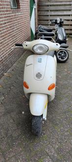 Vespa ET4 Opknapper - Geel Kenteken, Fietsen en Brommers, Scooters | Vespa, Ophalen, Gebruikt, Overige modellen, Maximaal 45 km/u