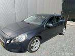 Volvo V60 1.6 T3 Momentum, Auto's, Volvo, Voorwielaandrijving, 15 km/l, Zwart, 4 cilinders
