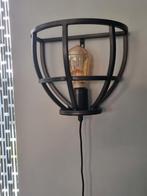 Industriële zwart metalen wandlamp met snoer en schakelaar., Ophalen of Verzenden, Zo goed als nieuw