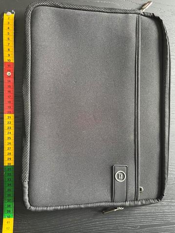 Laptophoes Blue Built beschikbaar voor biedingen