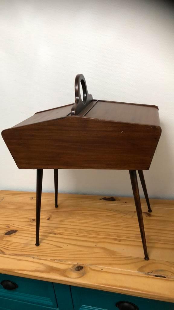 Vintage Naaitafel / Handwerktafel, Hobby en Vrije tijd, Naaien en Fournituren, Gebruikt, Overige typen, Ophalen