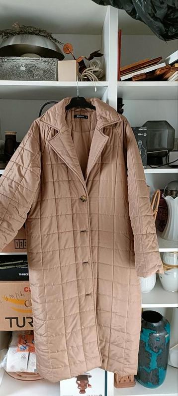 Gina Tricot Gewatteerde Mantel beschikbaar voor biedingen