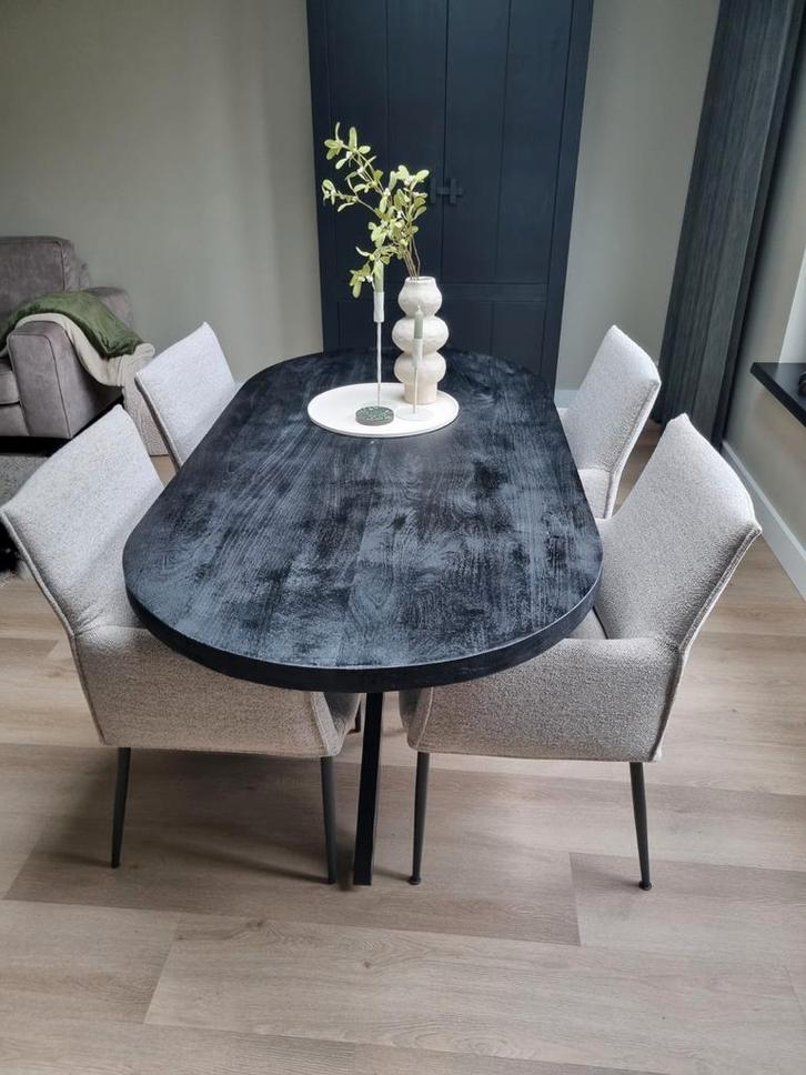 Deens Ovale eettafel zwart + 4 beige stoelen., Huis en Inrichting, Tafels | Eettafels, Zo goed als nieuw, 100 tot 150 cm, 150 tot 200 cm