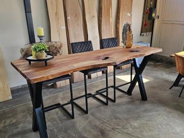 Boomstambar | Bartafel | Boomstamtafel | Barren | Bar beschikbaar voor biedingen