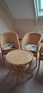 Tafeltje met 3 stoeltjes rotan/riet in nieuwstaat, Huis en Inrichting, Stoelen, Ophalen, Overige kleuren, Drie, Riet of Rotan