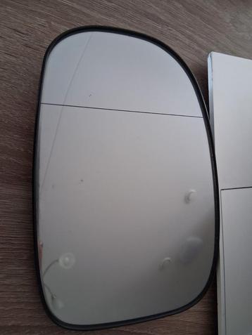 Toyota Prius Wagon Spiegelglas Links (2012+) beschikbaar voor biedingen