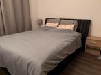 2 persoons bed met topper, Huis en Inrichting, Slaapkamer | Bedden, Ophalen, Tweepersoons, Zo goed als nieuw, Grijs