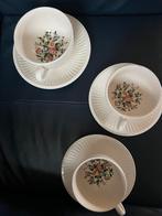 Wedgwood Conway schotels met kopjes, Huis en Inrichting, Keuken | Servies, Ophalen of Verzenden, Zo goed als nieuw, Wedgwood, Kop(pen) en/of Schotel(s)
