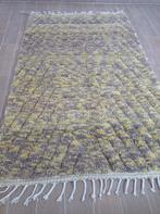 Fluffy Marokkaans vloerkleed 250 x 150 cm, Huis en Inrichting, Stoffering | Tapijten en Kleden, Ophalen of Verzenden