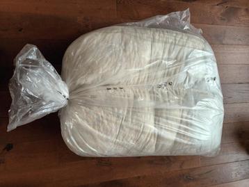 kussen schuim vlokken beschikbaar voor biedingen