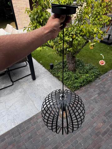 Stalen zwarte hanglamp beschikbaar voor biedingen