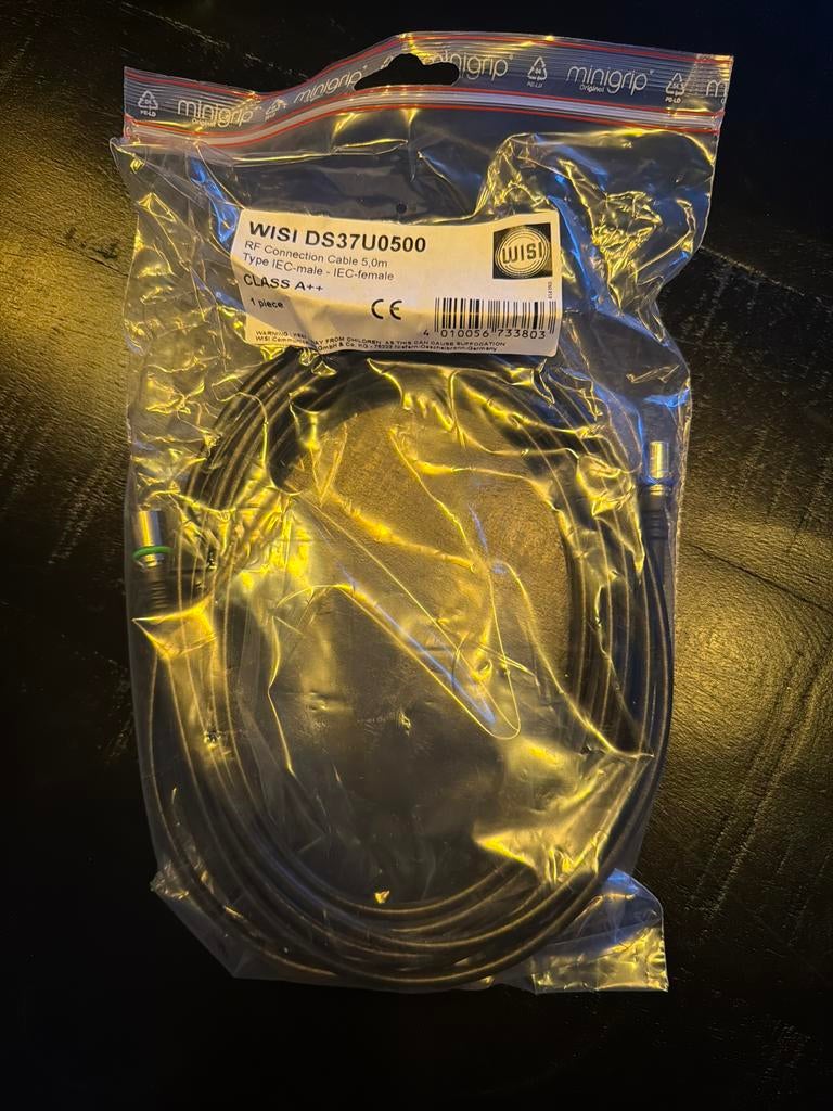 WISI DS37U0500 Coax Kabel 5m IEC-male - IEC-female Nieuw, Ophalen of Verzenden, Nieuw, 5 tot 10 meter, Coaxiale kabel