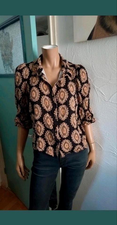 Leuke zwart bruine blouse van Vero Moda
maat 38, Kleding | Dames, Blouses en Tunieken, Gedragen, Maat 38/40 (M), Bruin, Ophalen of Verzenden