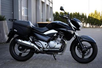 Suzuki Inazuma 250 A2 Naked Bike Tour beschikbaar voor biedingen