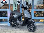 Nieuwe Custom Vespa Sprint Graphite Grey 45km Akrapovic 0 K, Fietsen en Brommers, Scooters | Vespa, Ophalen, Overige modellen