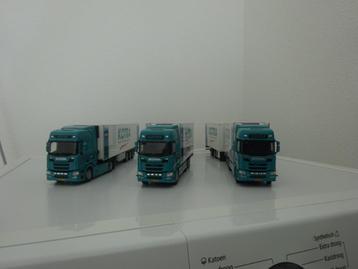 3 Scania,s van Kotra Transport met wipkar-koeltrailer .