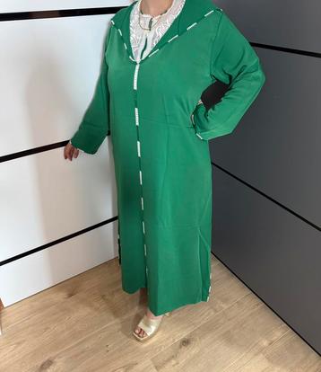 Marokkaanse jellaba groen/wit beschikbaar voor biedingen