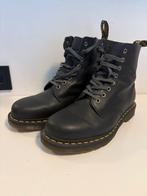 Dr martens maat 42, Kleding | Dames, Schoenen, Lage of Enkellaarzen, Ophalen of Verzenden, Grijs, Dr. Martens