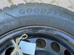 Goede winterbanden Goodyear met velgen Volkswagen 215/55R/16, Auto-onderdelen, Banden en Velgen, Ophalen, 16 inch, Banden en Velgen
