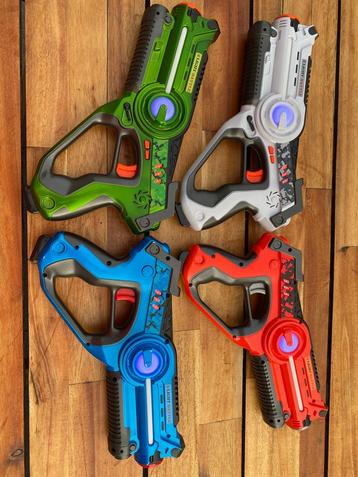 Te koop: 4x gebruikte lasergame pistolen beschikbaar voor biedingen