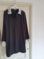 Feestelijke zwarte blouse met kanten kraag en manchetten m40, Kleding | Dames, Grote Maten, Ophalen of Verzenden, Zo goed als nieuw