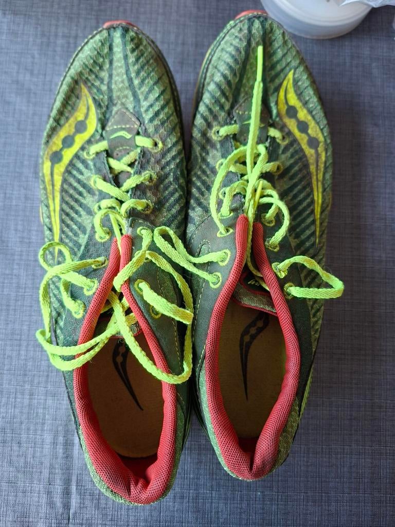 Spikes maat 42 + losse spikes, Sport en Fitness, Loopsport en Atletiek, Ophalen of Verzenden, Gebruikt, Spikes, Overige merken