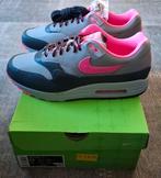 Nike Air Max 1 HUF Pink Pow Maat 43, Overige kleuren, Nike, Nieuw, Ophalen of Verzenden