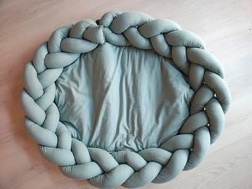 MamaLoes Amy Pure stonegreen babynest/gevlochten bedbumper beschikbaar voor biedingen