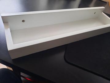 wandplank van Duraline , 2 stuks beschikbaar voor biedingen