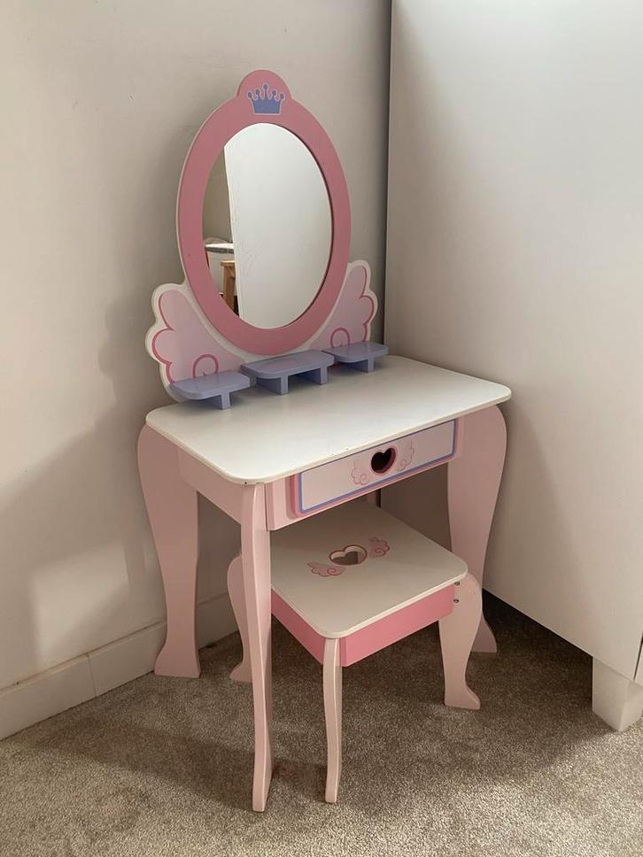 Leuk make-up tafeltje met accessoires, Kinderen en Baby's, Kinderkamer | Tafels en Stoelen, Gebruikt, Tafel(s) en Stoel(en), Ophalen of Verzenden