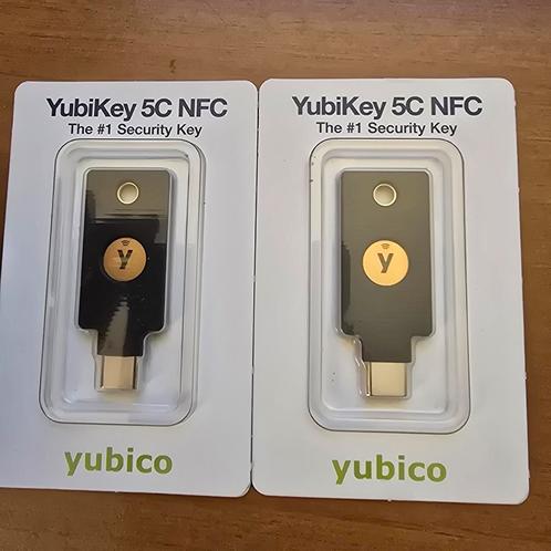 2x Nieuwe YubiKey 5C NFC - Beveiligingssleutel, Computers en Software, Overige Computers en Software, Nieuw, Ophalen of Verzenden
