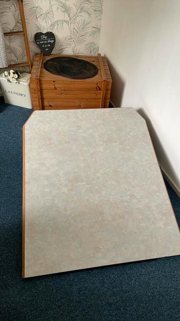 Caravantafel met Inklapbare Poot uit Fendt caravan beschikbaar voor biedingen